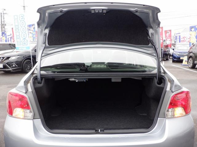 1.6i 禁煙車 新品社外ナビ取付 CD/DVD再生 12セグTV ブルートゥース ETC キーレス 横滑り防止 セキュリティ 電動格納ミラー 取説・保証書・記録簿有り(9枚目)
