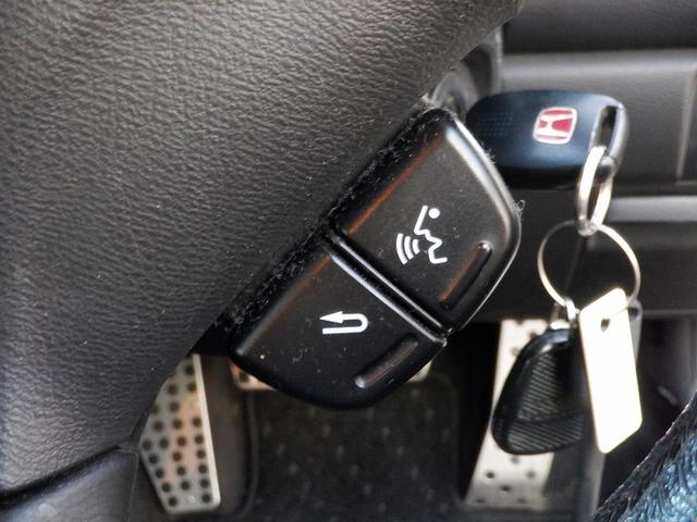 ユーロR 当社買取 社外エンケイアルミ 禁煙車 純正HDDナビ HIDライト フルエアロ 220馬力 キーレス 本革巻きステアリング ETC リアスポイラー 電動格納ウィンカーミラー 衝突安全ボディ UVガラス(26枚目)