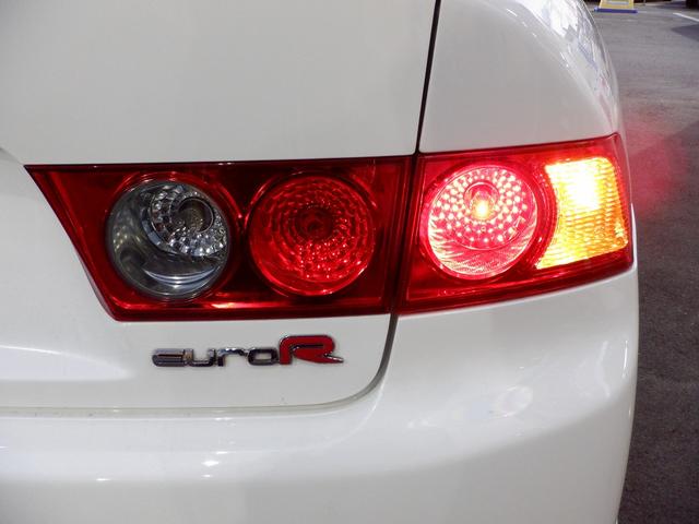 ユーロR 当社買取 社外エンケイアルミ 禁煙車 純正HDDナビ HIDライト フルエアロ 220馬力 キーレス 本革巻きステアリング ETC リアスポイラー 電動格納ウィンカーミラー 衝突安全ボディ UVガラス(36枚目)