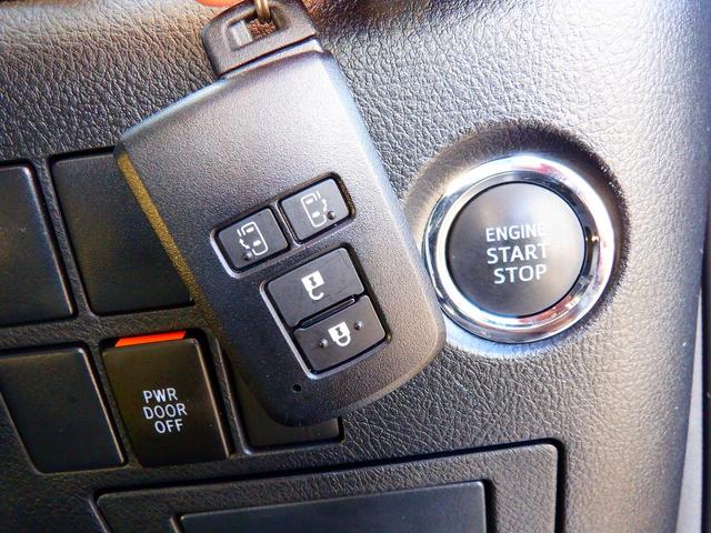 2.5X 4WD 佐賀県仕入 禁煙車 純正9インチナビ フリップダウンモニター 両側電動スライド 衝突軽減 クルーズコントロール LEDライト コーナーセンサー レーンアシスト スマートキー 横滑り防止(6枚目)