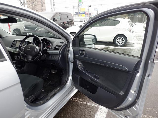 スポーツ ナビパッケージ 4WD 純正7インチHDDナビ CD DVD 12セグTV キーレス インテリキー 電格ミラー ステアリングリモコン MTモード クルーズコントロール 純正18インチAW ETC パドルシフト 保証書(41枚目)