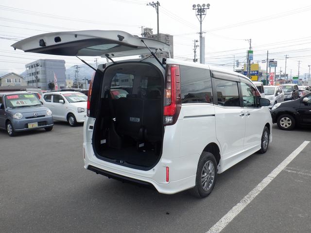 Gi 大阪府仕入 4WD 禁煙車 フリップダウン TRDエアロ 両側電動スライド クルーズコントロール LEDライト コーナーセンサー 社外SDナビ DVD ブルートゥース 12セグ バックカメラ ETC(39枚目)