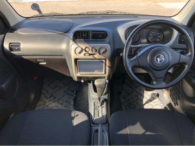 カスタムL 禁煙車 4WD ターボ 7インチナビ フルセグTV 15インチ純正アルミホイール CD・DVD再生 USB接続 ETC センターデフロック 前方録画ドライブレコーダー キーレス リアスポイラー(3枚目)