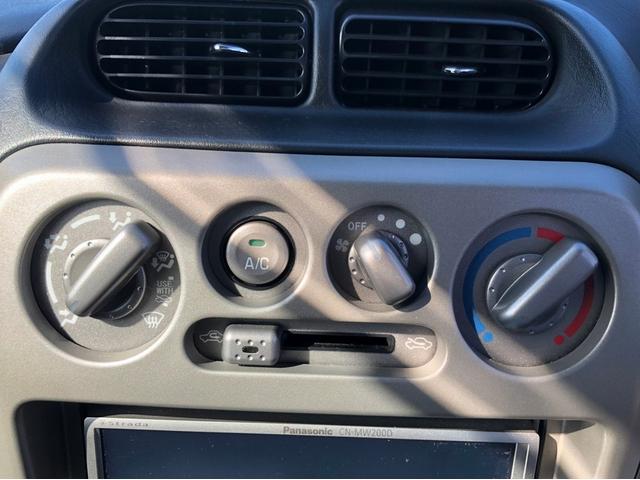 カスタムL 禁煙車 4WD ターボ 7インチナビ フルセグTV 15インチ純正アルミホイール CD・DVD再生 USB接続 ETC センターデフロック 前方録画ドライブレコーダー キーレス リアスポイラー(32枚目)