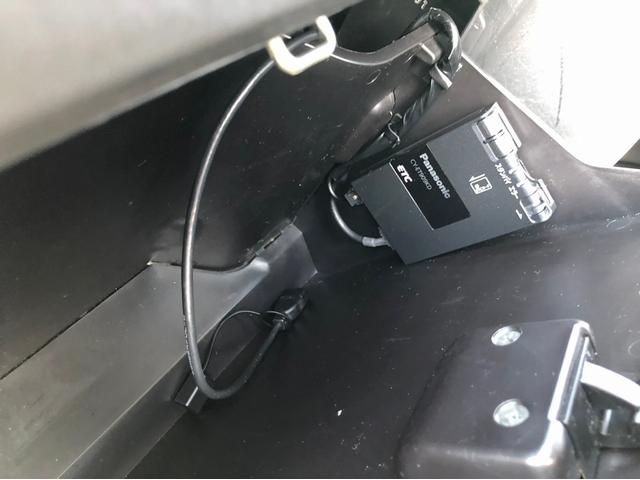 カスタムL 禁煙車 4WD ターボ 7インチナビ フルセグTV 15インチ純正アルミホイール CD・DVD再生 USB接続 ETC センターデフロック 前方録画ドライブレコーダー キーレス リアスポイラー(42枚目)