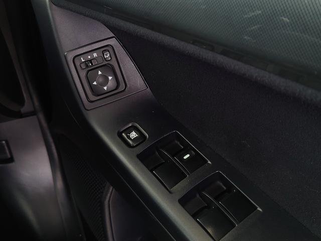 ラリーアート 4WD ターボ リアスポイラー SDナビ&フルセグTV&Bluetooth接続&バックカメラ ドライブレコーダー 純正18インチアルミホイール ETC スマートキー クルーズコントロール パドルシフト 禁煙車(15枚目)