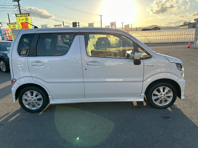 ハイブリッドFZ 【禁煙車】【夏&冬タイヤ純正ホイールセット】【シートヒーター】【LEDライト&オートライト】【SDナビ】スマートキー&プッシュスタート アイドリングストップ 横滑り防止&衝突安全ボディー 盗難防止装置(22枚目)
