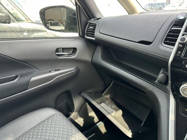 e-パワー ハイウェイスターV【ワンオーナー禁煙車】 【撥水カプロンシート】【プロパイロット&衝突軽減】【全方位モニター&9型ナビ&フリップダウンモニター】【フルセグTV&ブルーレイ&ブルートゥース】【ハンズフリー両側電動スライド】スマートルームミラー(60枚目)
