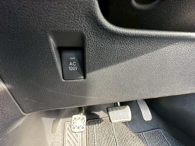 プリウスＰＨＶ Ａナビパッケージ【禁煙車】【後期型】【寒冷地仕様】　【充電ケーブル完備】【パノラミックモニター／１１．６型ディスプレイオーディオ／フルセグ＆ＴＶキット】【置くだけ充電】【衝突軽減＆車線逸脱＆駐車支援】【電動シート＆ステア／シートヒーター】【前後ドラレコ（25枚目）
