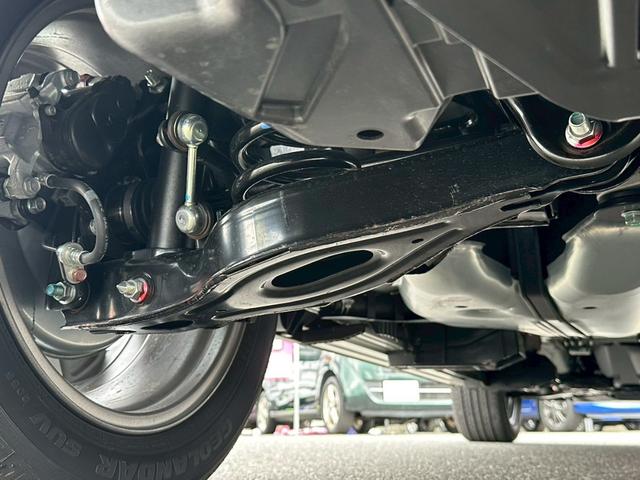 デリカＤ：５ シャモニー登録済未使用車【軽油ターボ４ＷＤ】オートステップ　両側電動スライドドア　電動リアゲート　フロント両席シートヒーター　ステアリングヒーター　ブラインドスポットモニター　電動ハーフレザーシート　衝突被害軽減装置　レーンアシスト　オートハイビーム（5枚目）