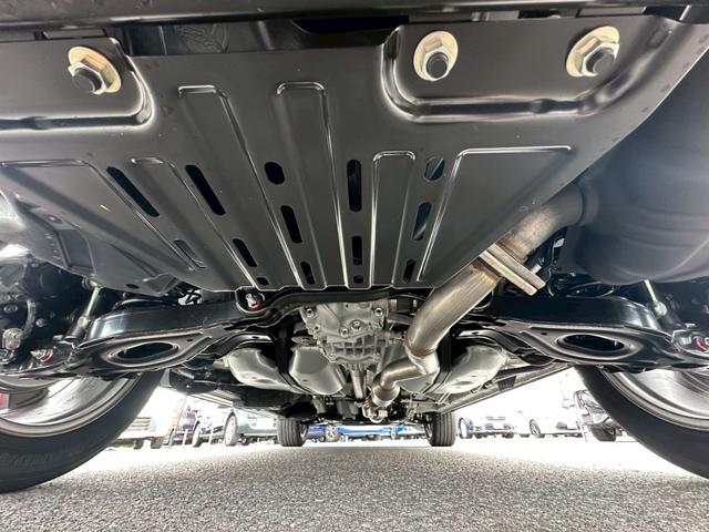デリカＤ：５ シャモニー登録済未使用車【軽油ターボ４ＷＤ】オートステップ　両側電動スライドドア　電動リアゲート　フロント両席シートヒーター　ステアリングヒーター　ブラインドスポットモニター　電動ハーフレザーシート　衝突被害軽減装置　レーンアシスト　オートハイビーム（6枚目）