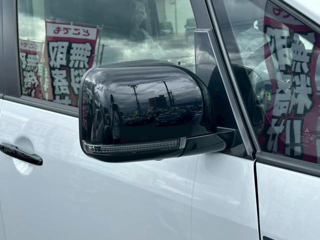 デリカＤ：５ シャモニー登録済未使用車【軽油ターボ４ＷＤ】オートステップ　両側電動スライドドア　電動リアゲート　フロント両席シートヒーター　ステアリングヒーター　ブラインドスポットモニター　電動ハーフレザーシート　衝突被害軽減装置　レーンアシスト　オートハイビーム（8枚目）