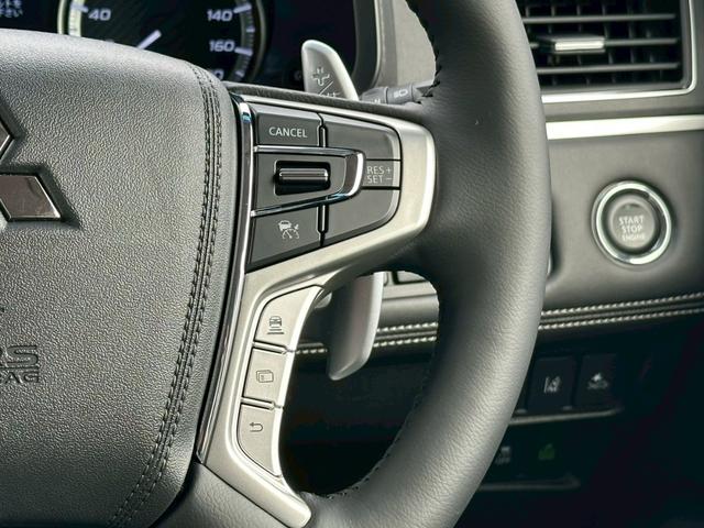 デリカＤ：５ シャモニー登録済未使用車【軽油ターボ４ＷＤ】オートステップ　両側電動スライドドア　電動リアゲート　フロント両席シートヒーター　ステアリングヒーター　ブラインドスポットモニター　電動ハーフレザーシート　衝突被害軽減装置　レーンアシスト　オートハイビーム（25枚目）
