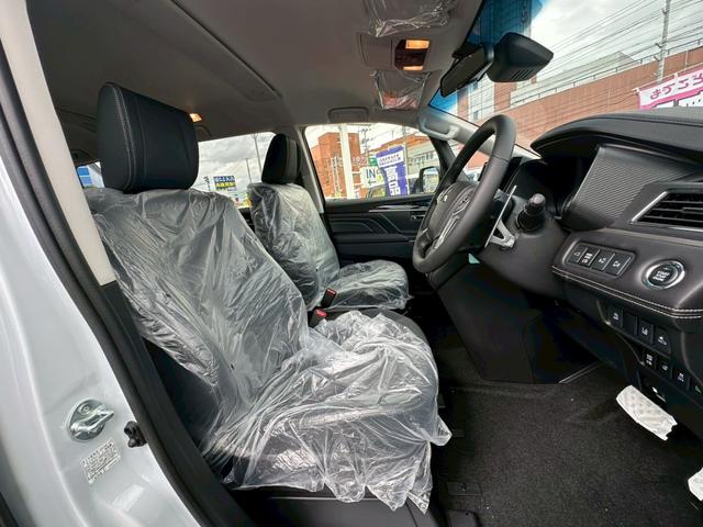 デリカＤ：５ シャモニー登録済未使用車【軽油ターボ４ＷＤ】オートステップ　両側電動スライドドア　電動リアゲート　フロント両席シートヒーター　ステアリングヒーター　ブラインドスポットモニター　電動ハーフレザーシート　衝突被害軽減装置　レーンアシスト　オートハイビーム（42枚目）