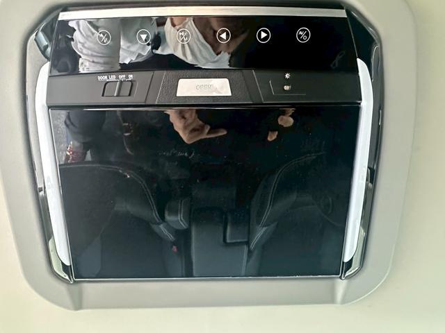 オデッセイ アブソルート・ＥＸホンダセンシング【フリップダウンモニター】　【両側電動スライドドア＆純正エアロ】【純正８インチフルセグナビ＆バックカメラ＆Ｂｌｕｅｔｏｏｔｈ＆ＣＤ／ＤＶＤ再生】【ＬＥＤヘッドライト＆フォグライト】【電動シート＆ハーフレザーシート】【ドラレコ】（8枚目）