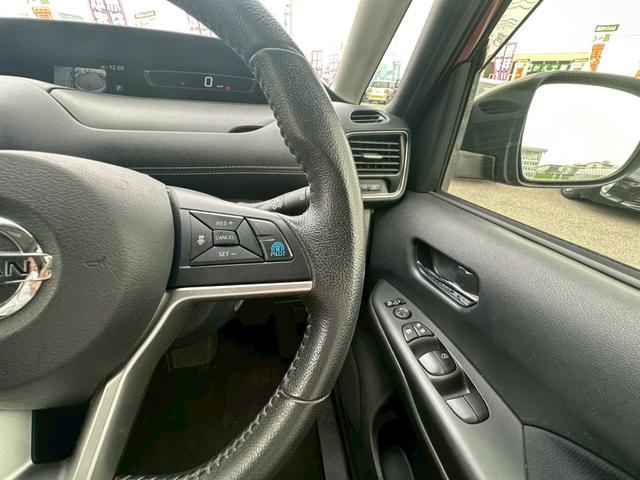セレナ ハイウェイスター【４ＷＤ】【神奈川仕入】【ツインモニター】　【プロパイロット】【アラウンドビューモニター】【純正９インチナビ／Ｂｌｕｅｔｏｏｔｈ接続可／フルセグ／ブルーレイ】【衝突軽減装置】【純正ドラレコ】【両側電動スライドドア】【ハンズフリースライドドア】（26枚目）