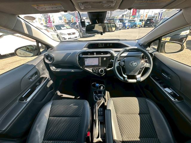 アクア クロスオーバー【法人ワンオーナー禁煙車】　【トヨタセーフティセンサー】【社外エンジンスターター】【純正ナビ＆フルセグ】【Ｂｌｕｅｔｏｏｔｈ接続＆バックカメラ】【２０２２年製夏冬タイヤ有】【ハーフレザーシート】【ビルトインＥＴＣ】（4枚目）