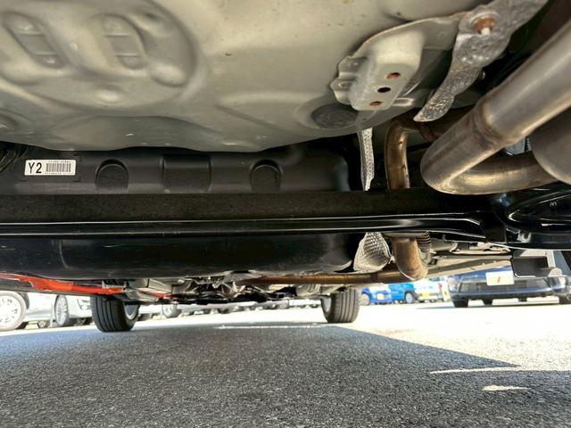 アクア クロスオーバー【法人ワンオーナー禁煙車】　【トヨタセーフティセンサー】【社外エンジンスターター】【純正ナビ＆フルセグ】【Ｂｌｕｅｔｏｏｔｈ接続＆バックカメラ】【２０２２年製夏冬タイヤ有】【ハーフレザーシート】【ビルトインＥＴＣ】（6枚目）