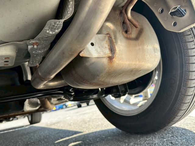 アクア クロスオーバー【法人ワンオーナー禁煙車】　【トヨタセーフティセンサー】【社外エンジンスターター】【純正ナビ＆フルセグ】【Ｂｌｕｅｔｏｏｔｈ接続＆バックカメラ】【２０２２年製夏冬タイヤ有】【ハーフレザーシート】【ビルトインＥＴＣ】（7枚目）