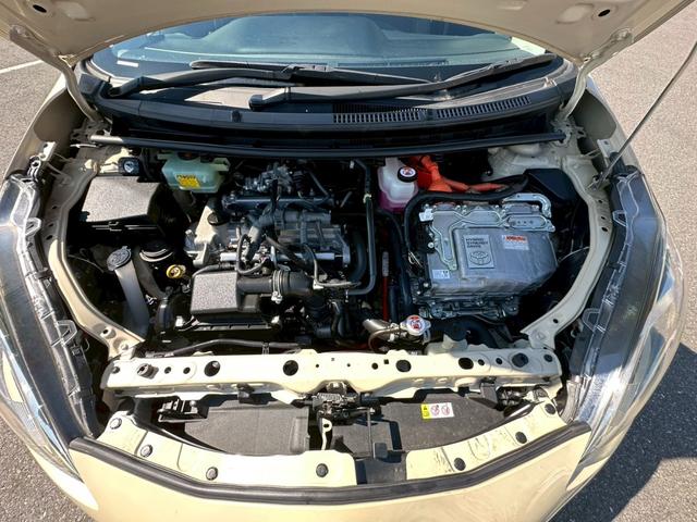 アクア クロスオーバー【法人ワンオーナー禁煙車】　【トヨタセーフティセンサー】【社外エンジンスターター】【純正ナビ＆フルセグ】【Ｂｌｕｅｔｏｏｔｈ接続＆バックカメラ】【２０２２年製夏冬タイヤ有】【ハーフレザーシート】【ビルトインＥＴＣ】（32枚目）