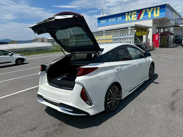 プリウスＰＨＶ Ａ【モデリスタフルエアロ】【寒冷地仕様】　【純正エンジンスターター】【１１型ディスプレイナビ】【衝突軽減＆車線逸脱】【駐車支援】【オートＬＥＤ＆フォグ】【レオニス１８インチＡＷ】【シート／ステアヒーター】【フルセグ＆ＢＴ接続＆バックカメラ】（51枚目）