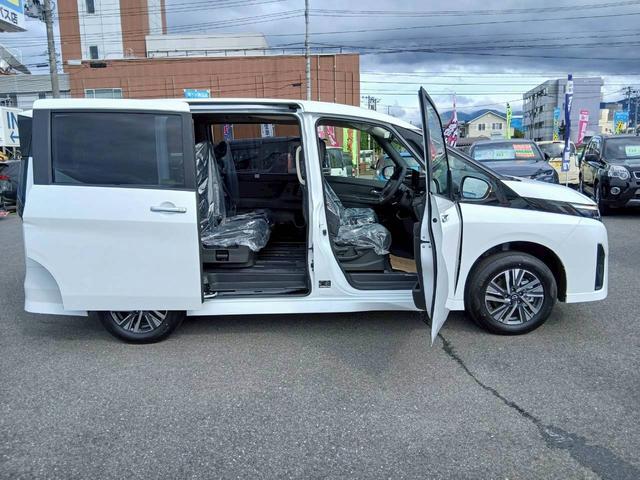 セレナ ハイウェイスターＶ　【４ＷＤ】　登録済未使用車／メーカーオプション１２．３インチナビ＆アラウンドビューモニター＆前後ドライブレコーダー＆フリップダウンモニター／衝突軽減サポート＆レーンアシスト　両側ハンズフリースライドドア（46枚目）