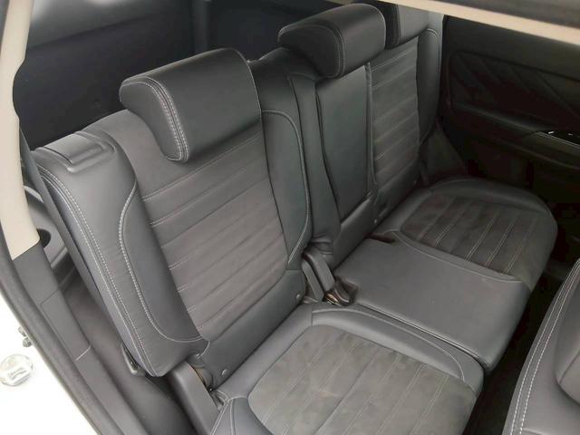 アウトランダーＰＨＥＶ Ｇプレミアムパッケージ【４ＷＤ］　【全方位カメラ】【ＣＡＲＰＬＡＹ対応】　Ｂｌｕｅｔｏｏｔｈオーディオ　バックカメラ　ＵＳＢ接続　ディスプレイオーディオ　ＬＥＤヘッドライト　フォグランプ　追従クルーズコントロール　衝突軽減システム（52枚目）