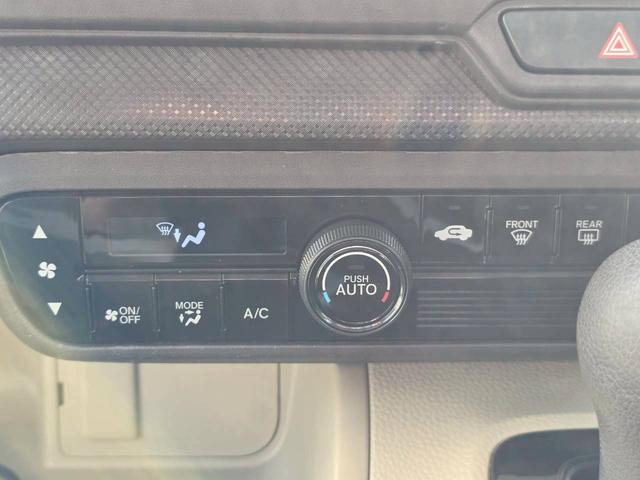 店内のキッズコーナーには人気ゲームやDVDをご用意、TV・雑誌も取り揃えておりますので整備待ち時間でも退屈致しません♪各種お飲み物のご用意、お子様には風船とお菓子をプレゼントしております♪