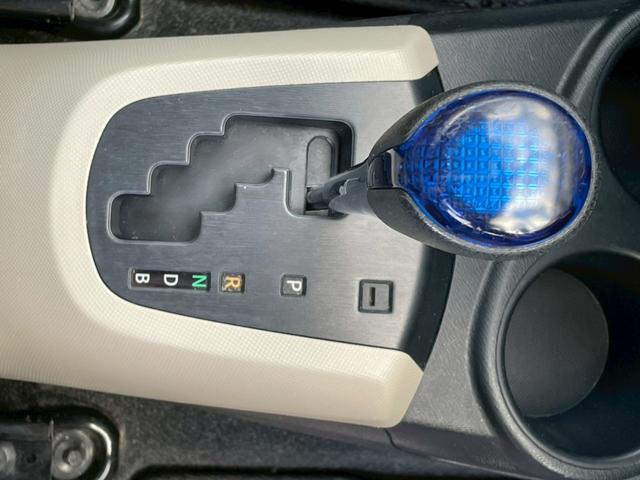 アクア G 禁煙車 純正地デジナビ Bluetoothオーディオ CD再生 AUX接続 LEDヘッドライト オートライト オートエアコン シートヒーター ETC スマートキー&プッシュスタート 取説&保証書(27枚目)