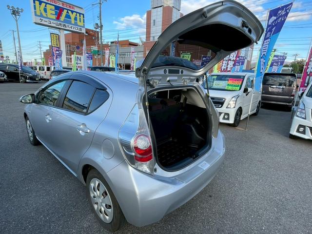 アクア G 禁煙車 純正地デジナビ Bluetoothオーディオ CD再生 AUX接続 LEDヘッドライト オートライト オートエアコン シートヒーター ETC スマートキー&プッシュスタート 取説&保証書(42枚目)