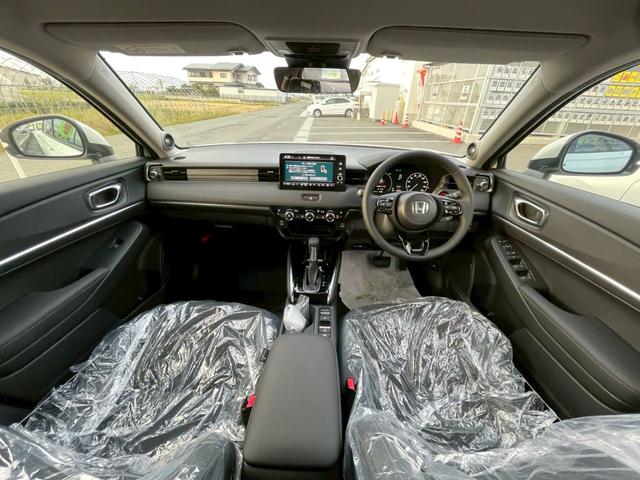 ヴェゼル ｅ：ＨＥＶ　Ｚ　４ＷＤ　寒冷地仕様　９インチホンダコネクト＆プレミアムオーディオ＆マルチビューカメラ　ホンダセンシング＆後退出庫サポート　ワイヤレス充電　　レーダークルーズコントロール　ＥＴＣ２．０（4枚目）