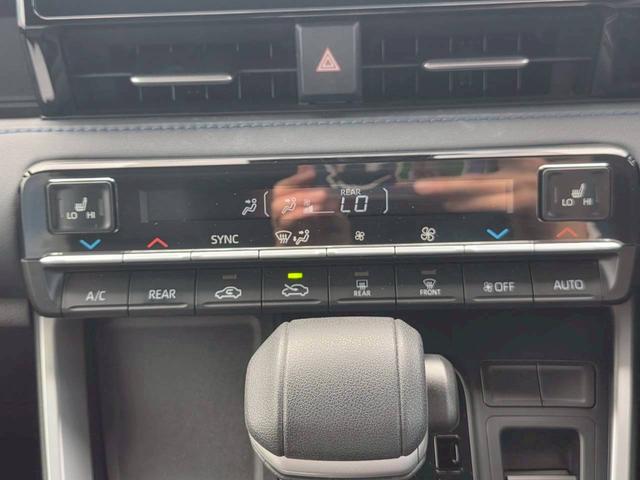 ヴォクシー Ｓ－Ｚ【４ＷＤ】【後期型】【フリップダウンモニター】　【寒冷地仕様】　両側電動スライドドア　純正ディスプレイオーディオ　バックカメラ＆Ｂｌｕｅｔｏｏｔｈ＆ＣＤ／ＤＶＤ再生　ＨＤＭＩ　ＬＥＤライト　シートヒーター　ＥＴＣ２．０（27枚目）