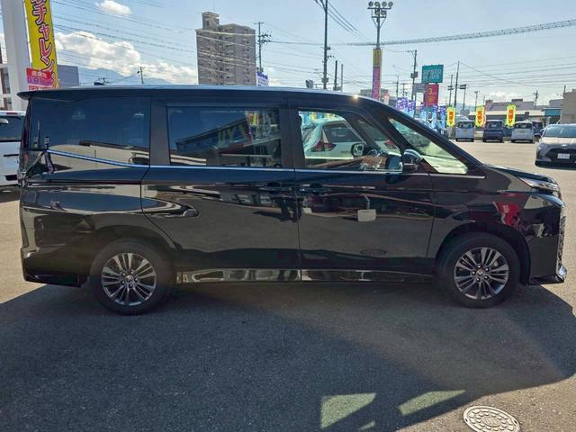 ヴォクシー Ｓ－Ｚ【４ＷＤ】【後期型】【フリップダウンモニター】　【寒冷地仕様】　両側電動スライドドア　純正ディスプレイオーディオ　バックカメラ＆Ｂｌｕｅｔｏｏｔｈ＆ＣＤ／ＤＶＤ再生　ＨＤＭＩ　ＬＥＤライト　シートヒーター　ＥＴＣ２．０（39枚目）