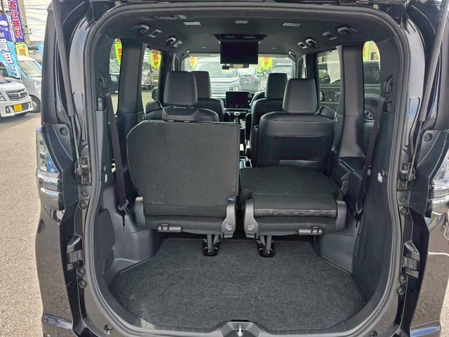 ヴォクシー Ｓ－Ｚ【４ＷＤ】【後期型】【フリップダウンモニター】　【寒冷地仕様】　両側電動スライドドア　純正ディスプレイオーディオ　バックカメラ＆Ｂｌｕｅｔｏｏｔｈ＆ＣＤ／ＤＶＤ再生　ＨＤＭＩ　ＬＥＤライト　シートヒーター　ＥＴＣ２．０（50枚目）