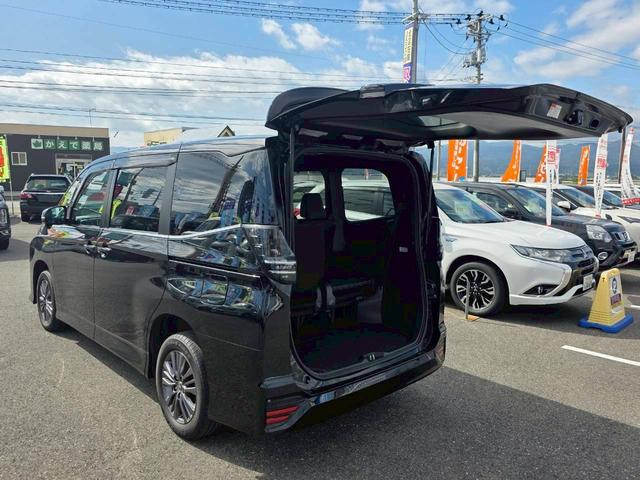 ヴォクシー Ｓ－Ｚ【４ＷＤ】【後期型】【フリップダウンモニター】　【寒冷地仕様】　両側電動スライドドア　純正ディスプレイオーディオ　バックカメラ＆Ｂｌｕｅｔｏｏｔｈ＆ＣＤ／ＤＶＤ再生　ＨＤＭＩ　ＬＥＤライト　シートヒーター　ＥＴＣ２．０（52枚目）