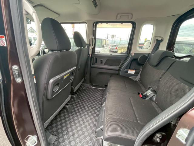 店内のキッズコーナーには人気ゲームやＤＶＤをご用意、ＴＶ・雑誌も取り揃えておりますので整備待ち時間でも退屈致しません♪各種お飲み物のご用意、お子様には風船とお菓子をプレゼントしております♪