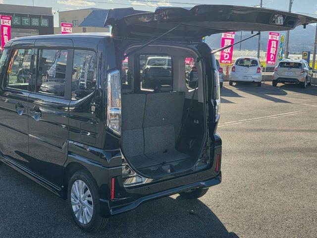 スペーシアカスタム ハイブリッドGS 4WD 届出済未使用車/新品ナビ取付/片側自動スライドドア/衝突軽減/追従クルコン/レーンキープ/コーナーセンサー/LEDライト/フォグ/ヘッドライトレベライザー/シートヒーター/スペアキー有/保証書・取説有(22枚目)