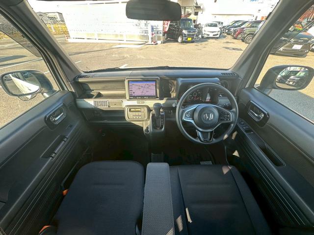 Ｎ－ＶＡＮ＋スタイル ファン・ターボ【オートマ４ＷＤ禁煙車】　【８型ナビ／フルセグ／ＢＴ接続／バックカメラ】【追従クルーズコントロール】【コーナーセンサー】【オートＬＥＤ／フォグ】【スマートキー／プッシュスタート】【スペアキー】【横滑り防止】【ＥＴＣ】（4枚目）