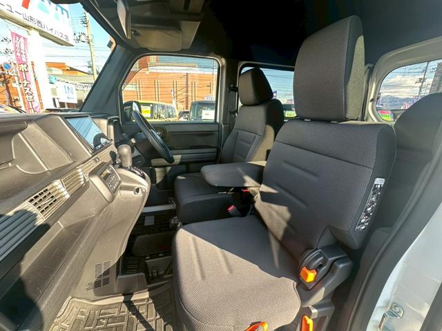 Ｎ－ＶＡＮ＋スタイル ファン・ターボ【オートマ４ＷＤ禁煙車】　【８型ナビ／フルセグ／ＢＴ接続／バックカメラ】【追従クルーズコントロール】【コーナーセンサー】【オートＬＥＤ／フォグ】【スマートキー／プッシュスタート】【スペアキー】【横滑り防止】【ＥＴＣ】（42枚目）