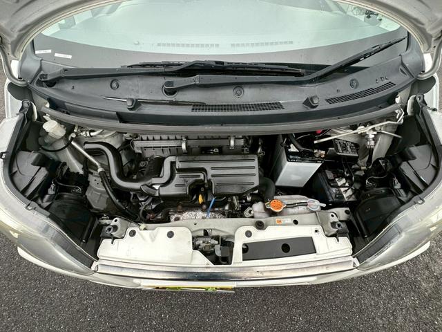 自社の陸運局認証工場を併設！国家資格を持った整備士による整備。ステレオ、エアコン等の走行に関係のない所も不具合箇所があれば修理してご納車致します。