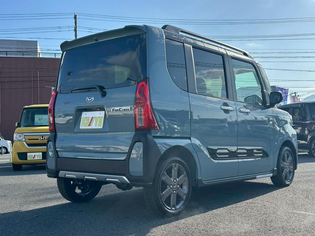 タント ファンクロスターボ　届出済未使用車　新品ナビ取付　両側電動スライドドア　バックカメラ　Ｂｌｕｅｔｏｏｔｈ　ルーフレール　衝突軽減　クルコン　クリアランスソナー　レーンアシスト　アイドリングストップ　シートヒーター　ＥＴＣ（3枚目）