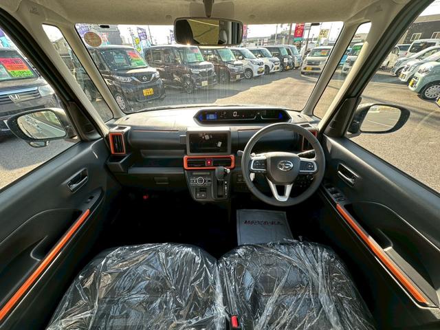 タント ファンクロスターボ　届出済未使用車　新品ナビ取付　両側電動スライドドア　バックカメラ　Ｂｌｕｅｔｏｏｔｈ　ルーフレール　衝突軽減　クルコン　クリアランスソナー　レーンアシスト　アイドリングストップ　シートヒーター　ＥＴＣ（4枚目）