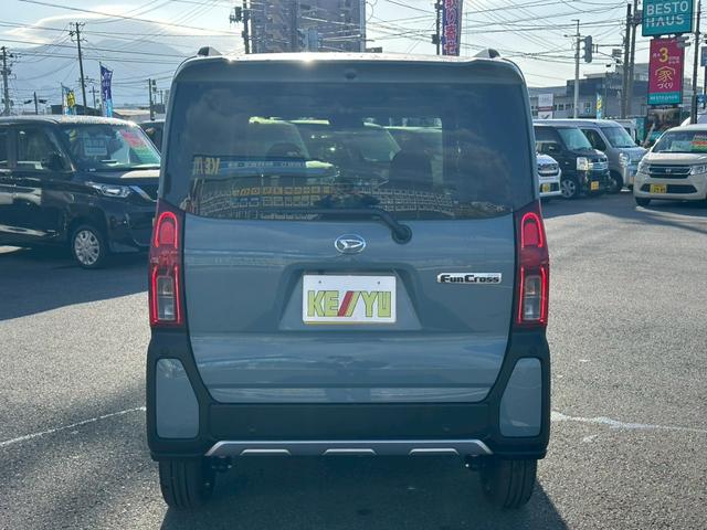 タント ファンクロスターボ　届出済未使用車　新品ナビ取付　両側電動スライドドア　バックカメラ　Ｂｌｕｅｔｏｏｔｈ　ルーフレール　衝突軽減　クルコン　クリアランスソナー　レーンアシスト　アイドリングストップ　シートヒーター　ＥＴＣ（33枚目）