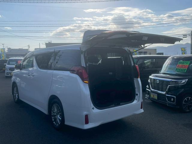 アルファードハイブリッド SR Cパッケージ【4WD】【黒革電動シート】【福井県仕入】 【フリップダウンモニター】【パワーバックドア】【3眼LEDヘッドライト】シートヒーター シートクーラー 純正ディスプレイオーディオ フルセグ バックカメラ ETC ドラレコ ステアヒーター(13枚目)