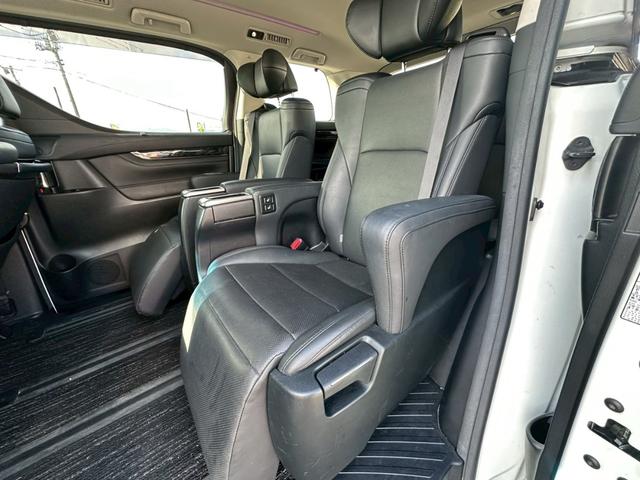 アルファードハイブリッド SR Cパッケージ【4WD】【黒革電動シート】【福井県仕入】 【フリップダウンモニター】【パワーバックドア】【3眼LEDヘッドライト】シートヒーター シートクーラー 純正ディスプレイオーディオ フルセグ バックカメラ ETC ドラレコ ステアヒーター(18枚目)