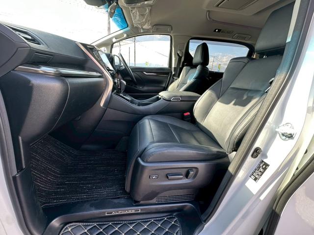 アルファードハイブリッド SR Cパッケージ【4WD】【黒革電動シート】【福井県仕入】 【フリップダウンモニター】【パワーバックドア】【3眼LEDヘッドライト】シートヒーター シートクーラー 純正ディスプレイオーディオ フルセグ バックカメラ ETC ドラレコ ステアヒーター(20枚目)