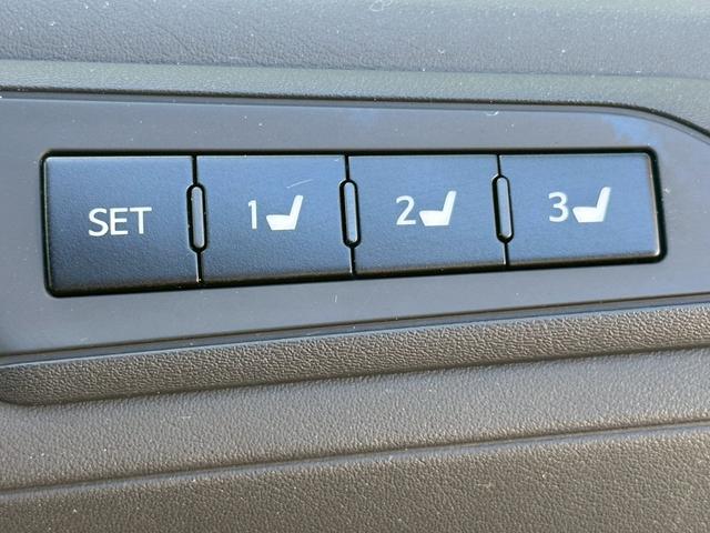 アルファードハイブリッド SR Cパッケージ【4WD】【黒革電動シート】【福井県仕入】 【フリップダウンモニター】【パワーバックドア】【3眼LEDヘッドライト】シートヒーター シートクーラー 純正ディスプレイオーディオ フルセグ バックカメラ ETC ドラレコ ステアヒーター(29枚目)