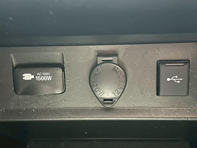 アルファードハイブリッド SR Cパッケージ【4WD】【黒革電動シート】【福井県仕入】 【フリップダウンモニター】【パワーバックドア】【3眼LEDヘッドライト】シートヒーター シートクーラー 純正ディスプレイオーディオ フルセグ バックカメラ ETC ドラレコ ステアヒーター(31枚目)