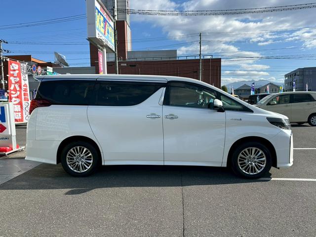 アルファードハイブリッド SR Cパッケージ【4WD】【黒革電動シート】【福井県仕入】 【フリップダウンモニター】【パワーバックドア】【3眼LEDヘッドライト】シートヒーター シートクーラー 純正ディスプレイオーディオ フルセグ バックカメラ ETC ドラレコ ステアヒーター(43枚目)