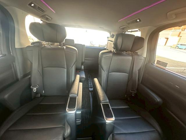 アルファードハイブリッド SR Cパッケージ【4WD】【黒革電動シート】【福井県仕入】 【フリップダウンモニター】【パワーバックドア】【3眼LEDヘッドライト】シートヒーター シートクーラー 純正ディスプレイオーディオ フルセグ バックカメラ ETC ドラレコ ステアヒーター(51枚目)